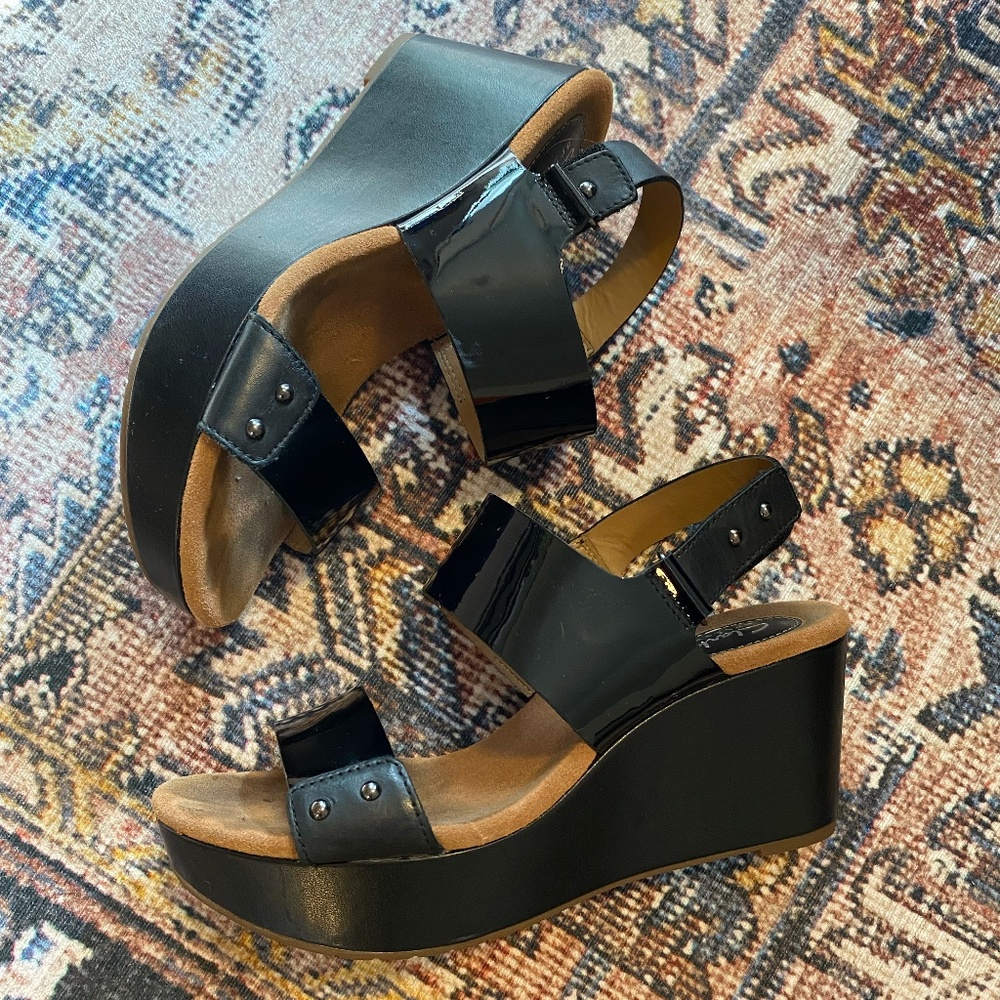 Clarks Caslynn Dez Patent Platform Wedge Size 8.5